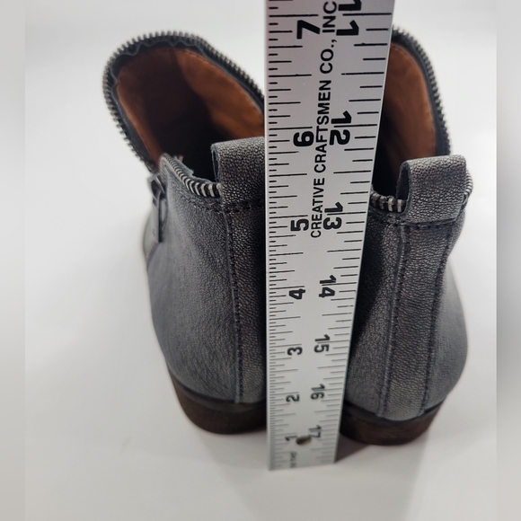 Lucky Brand Bartalino Women's pewter shimmer leather booties sz. 7.5 - Picture 2 of 7